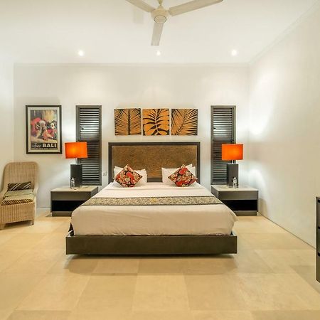 Villa The Town House Seminyak Esterno foto