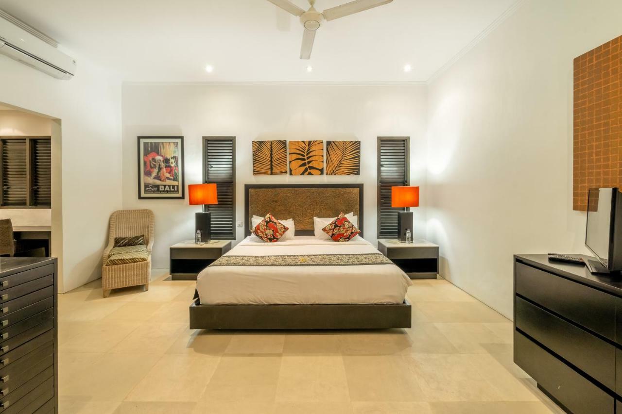 Villa The Town House Seminyak Esterno foto