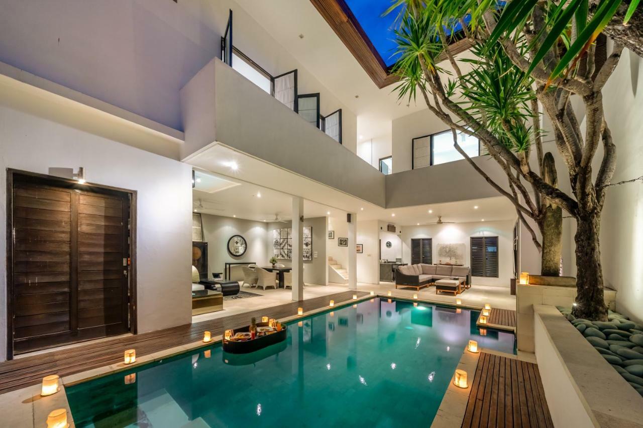 Villa The Town House Seminyak Esterno foto